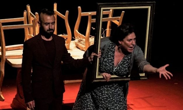 Teatro. El Callejón del gato producciones: En esa casa pasan cosas 