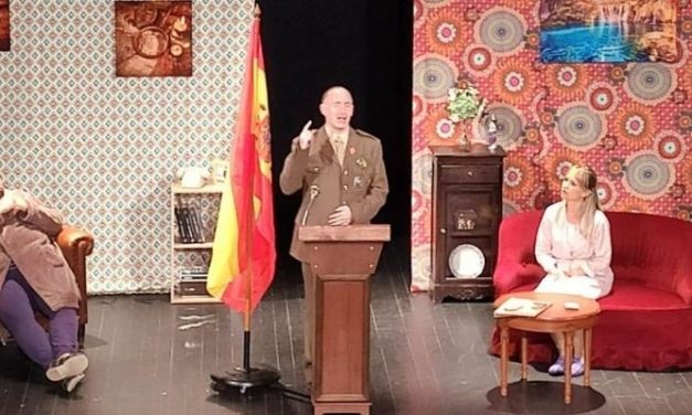 Teatro Carbayin. Confinaos 