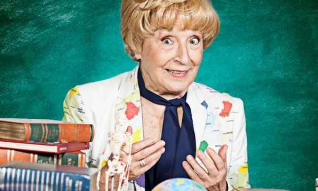 Teatro. Petra Martínez: La señorita doña Margarita