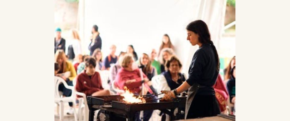 Forja en vivo: tradición, cultura y práctica de los Ferreiros de Mazonovo